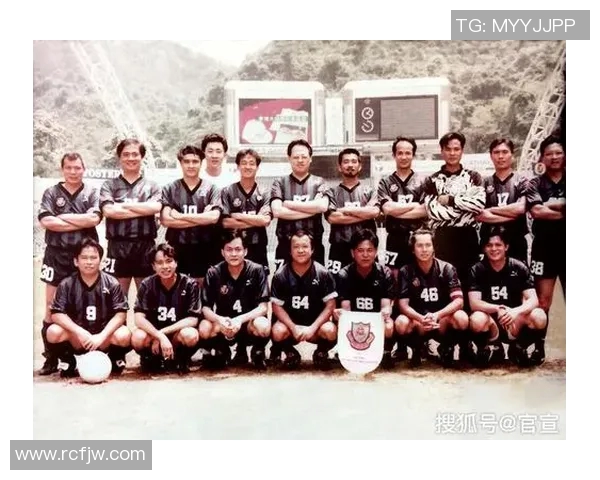 男足球明星的光辉岁月与荣耀瞬间展现他们的魅力与奋斗精神